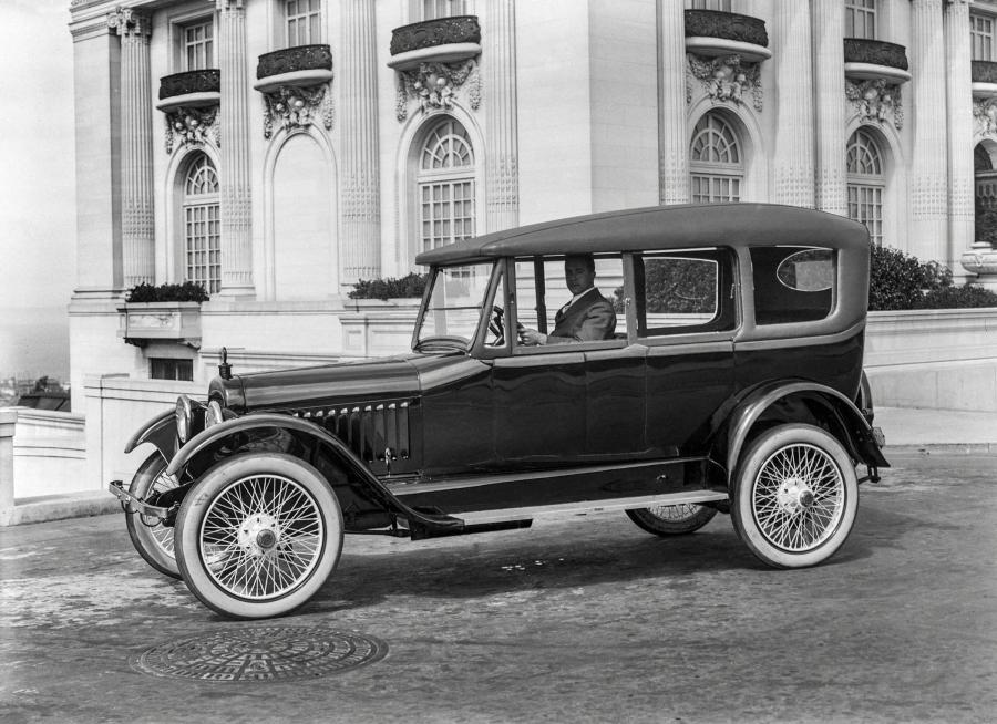  Chalmers Model 35-C Touring with California Top 1920 года  (фото 1 из 1)